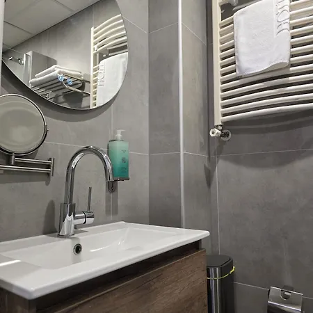 Port Hotel 3*