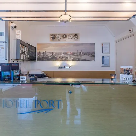 Port Hotel