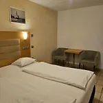 Port Hotel